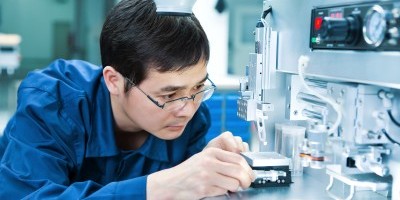 Electronics engineer